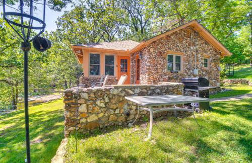 Swim Dock and Views Lakefront Afton Vacation Rental - Foto 26