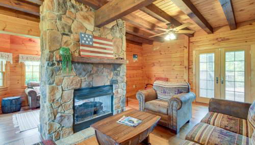 Peaceful Raphine Cottage with Deck and Fireplace! - Foto 4