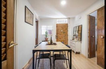 Apartment in monumental square Madrid Center - Photo 25