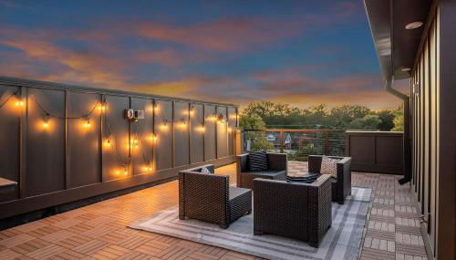 New 2 Luxe Townhomes with Rooftops Sleeps 24 - Foto 3