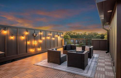 New 2 Luxe Townhomes with Rooftops Sleeps 24 - Foto 3
