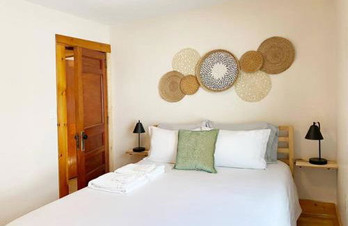 Cozy 3 Bedroom Getaway with Hot Tub - Foto 13