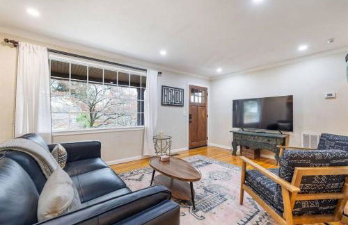 Hillside Hot Tub Hideaway! King Bed / Fire Pit - Foto 15