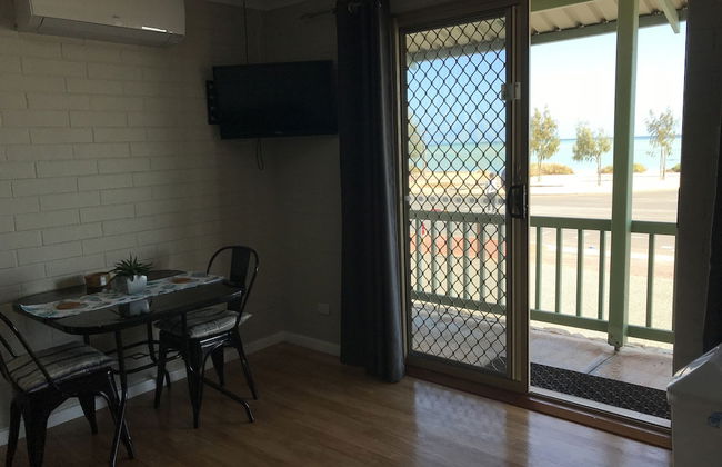 Shark Bay Seafront Apartments - Photo 35