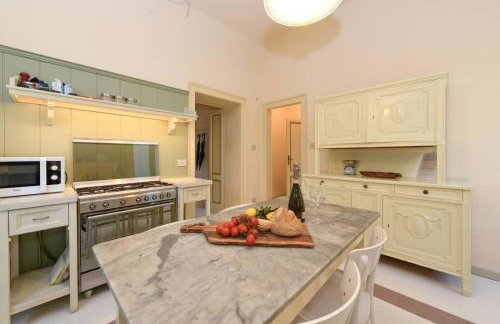 Villa Ondina - Wonderful villa with private beach and big garden - Photo 37