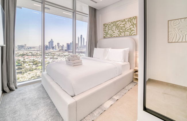 Luxe and Modern Duplex in Difc - Photo 33