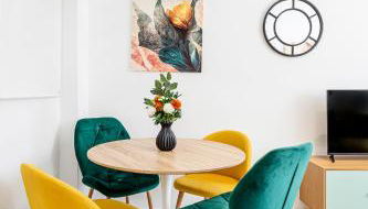 R&C APARTMENTS CLOSE to CENTER - Photo 2