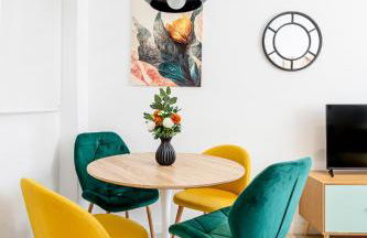 R&C APARTMENTS CLOSE to CENTER - Photo 2