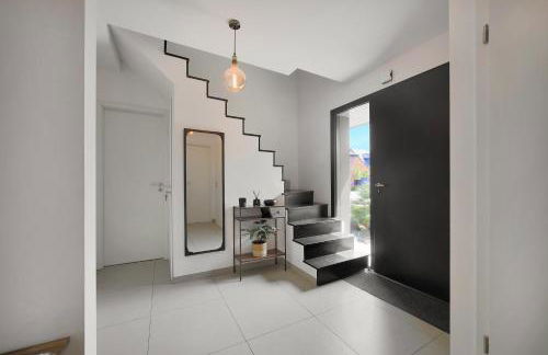 La Villa Sainghin - Piscine et Jacuzzi Privé - Foto 16