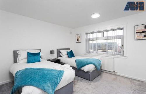 Modern 3 Bed Home in Bathgate with Garden - Photo 34