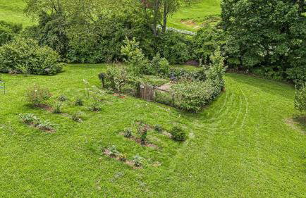 Romantic Garden Studio - 1BR - Indoor Fireplace - Foto 44