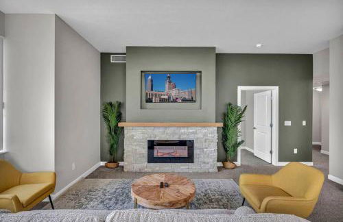 Luxury 21st Floor Penthouse | Great Downtown VIEWS - Photo 14