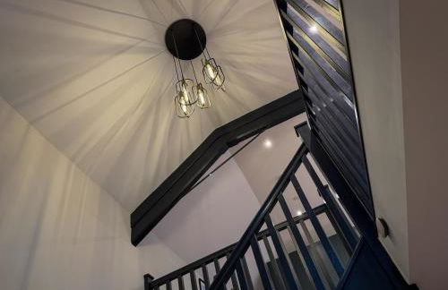 Converted Welsh Sunday School with Sea View & Garden on Anglesey - Dog Friendly - Photo 16