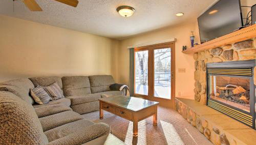 Cozy Riverfront Home with Fire Pit in Houghton Lake! - Foto 1