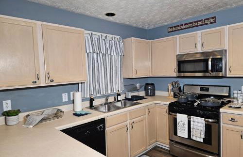 Friends & Family Suburban Retreat - Foto 28