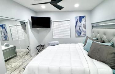 NEW PHX Pool Home With Deep End and Central Location - Foto 3