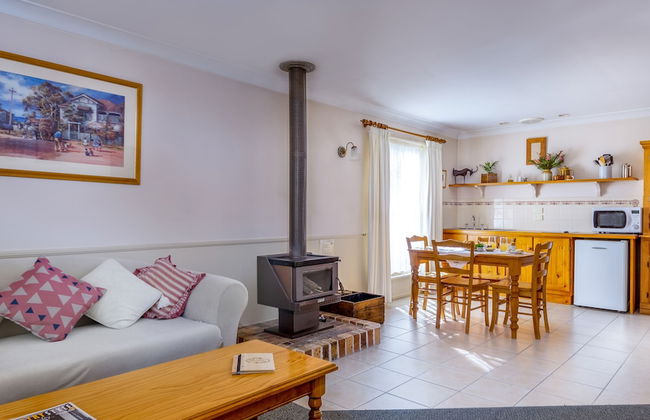 Honeysuckle Cottages Stanthorpe - Photo 2