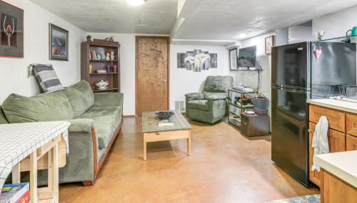 Walk to Main St Carbondale Apt with Shared Patio - Foto 4