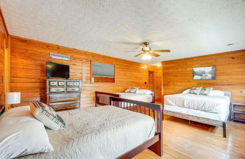 Boat Dock Pet-Friendly Douglas Lake Getaway! - Foto 20