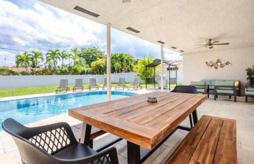 Amazing 5BR Villa Heated Pool near Hard Rock - Foto 33