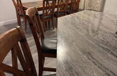 Newer Construction Home in Port Richey 3BR 2BA Bright with High Ceilings, Screened Lanai & Lake View, Fully Furnished, Conveniently Located on a Corner Lot with No Front Neighbors, Short Walk to US-19, Shops & Restaurants - Foto 12