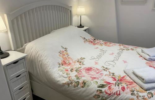 Carr’s cottage Eyam Peak District, - Photo 7