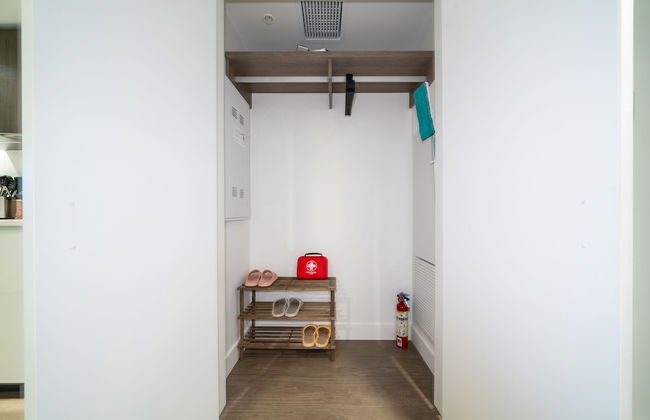 Charming Oasis Close to Airport & Downtown - Photo 23