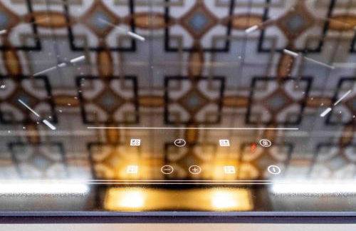 Classy Studio Apartment with Unique Design - Photo 15