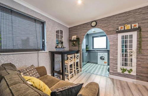 Comfy Stylish Unit Near Canary Wharf l Top Floor Ideal for Business and Leisure Privacy l No Minimum Stay I - Photo 15