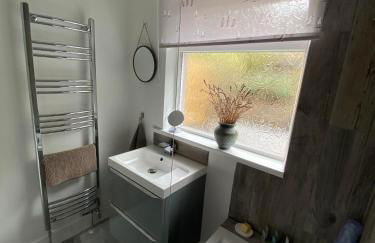 Two Sails Brixham - Spacious modern family seaside home - parking - wood-burner - dog friendly - Photo 31