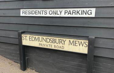 Stylish 3 bedroom townhouse for 5 guests, set in the medieval grid with off street parking - Foto 27