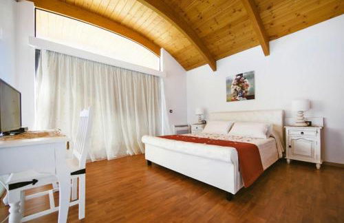 Semi-detached house with private pool - Photo 14