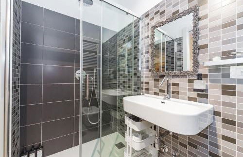 REPUBLIC Luxury Loft - Photo 9