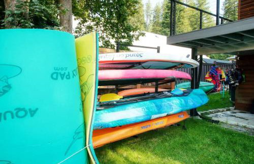 Twin Lakes Waterfront Retreat with Private Dock Fire Pit And Family Friendly Space - Foto 47