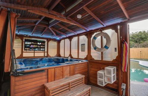 4BR 2B Home with Pool Hot Tub Fire Pit - Foto 17