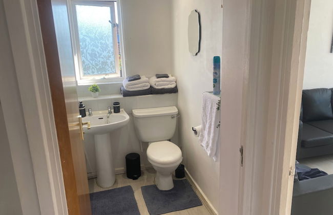 Beckton Docklands - 1 Bedroom - Sleeps 4 - Wifi - Foto 13