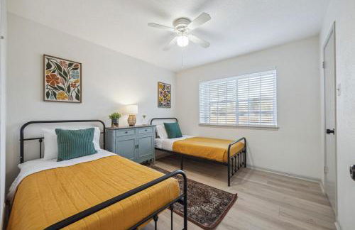 Sunny Door Escape - Entire House in Richmond TX with Cowboy Pool - Foto 18