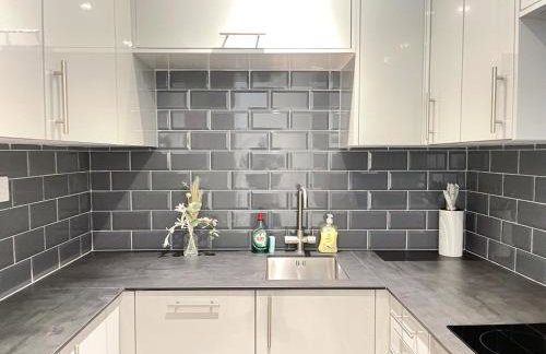 Fully-Furnished Studio Apt in Islington with Wi-Fi near Angel, Kings Cross & Upper Street by NourNest Apartments - Foto 12