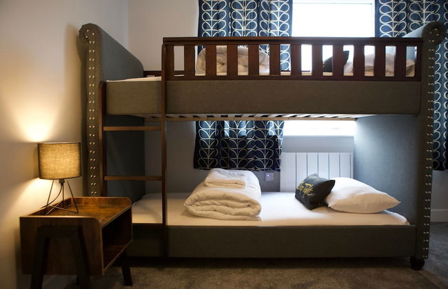 The Sailing Club - 6 Bedroom Hot Tub Town Centre - Photo 33