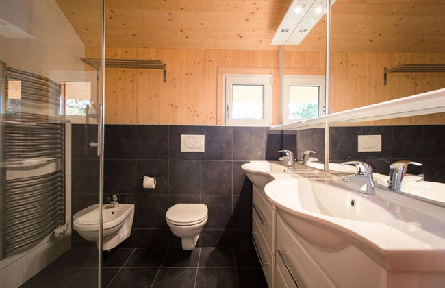 Amazing Chalet With Infrared Sauna - Photo 11