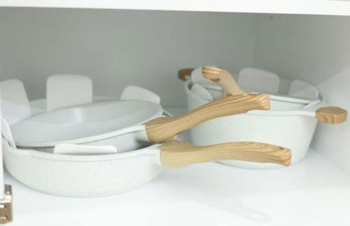 Excellence by Urooms Apartments Near NYC and Newark Airport with Parking - Foto 69