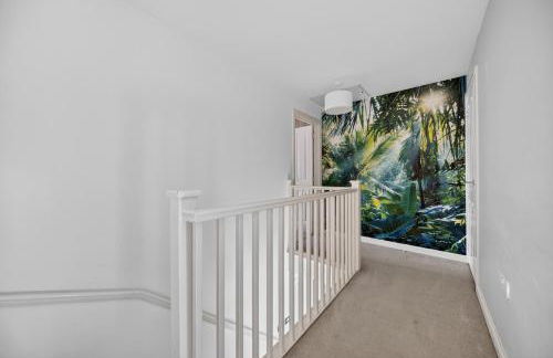 Spacious 4BR Newport Home - Ideal for Families & Groups - Foto 25