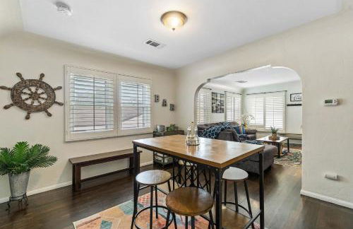 Bungalow Downtown Easy Airport Access Family Friendly - Foto 10