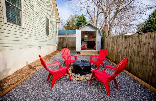 1 Mi to Dtwn Black Mountain Home with Patio and Yard - Foto 2