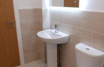 1 bed Apt close to Leeds Arena Sleeps up to 4 people F5 - Photo 6