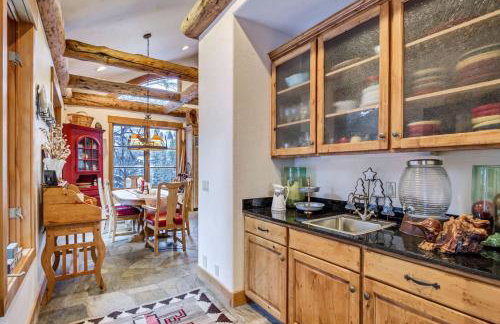 Sundance Splendor- 5-Bed Cabin Oasis with Majestic Mountain Views - Foto 43