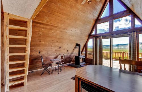 Secluded and Cozy Antimony Cabin with Fire Pit - Foto 9