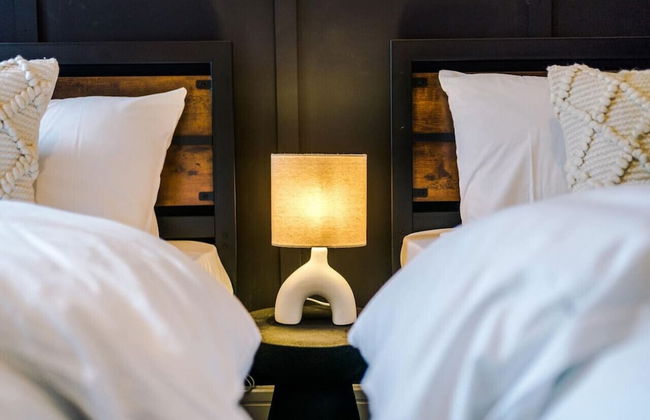 Modern & Chic Four Bedroom Home - Foto 1