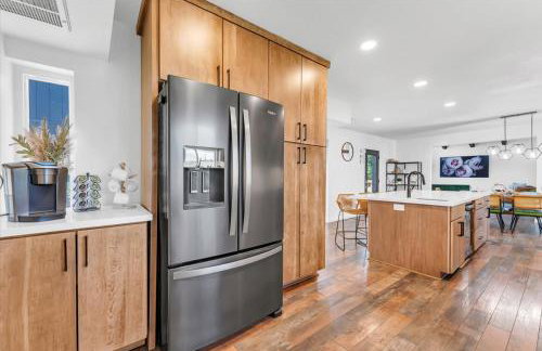 3BR Reno Retreat · Swim Spa & Spring Sunshine - Foto 19