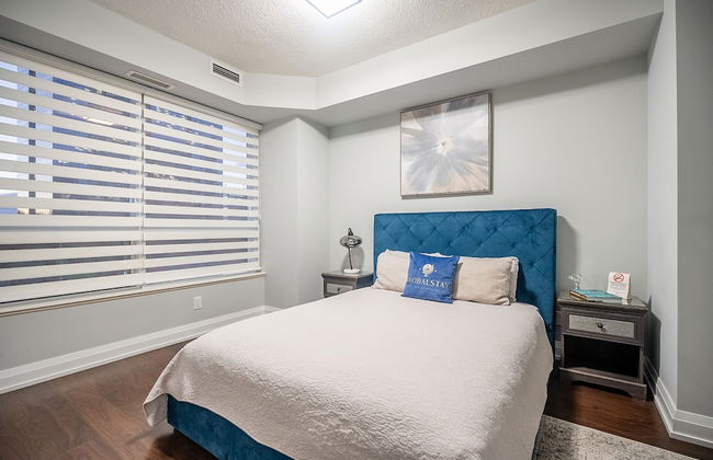 Modern Apartments in North York - Photo 21